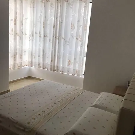 아파트 Radhima Apartment-tirana