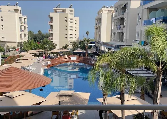 Radhima Apartment-tirana アパート