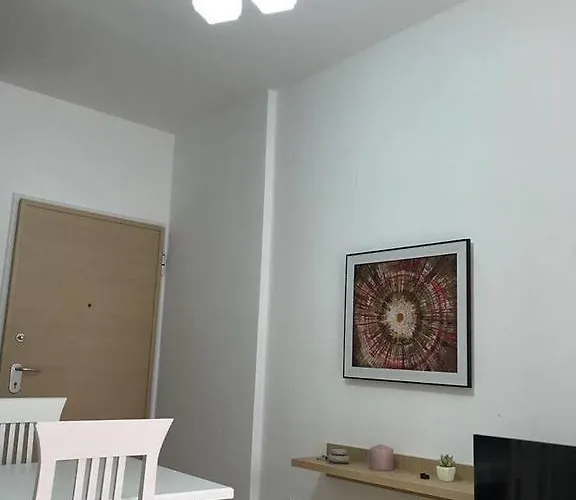 Radhima Apartment-tirana アパート