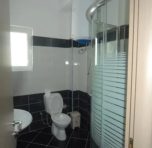 Radhima Apartment-tirana 公寓 *