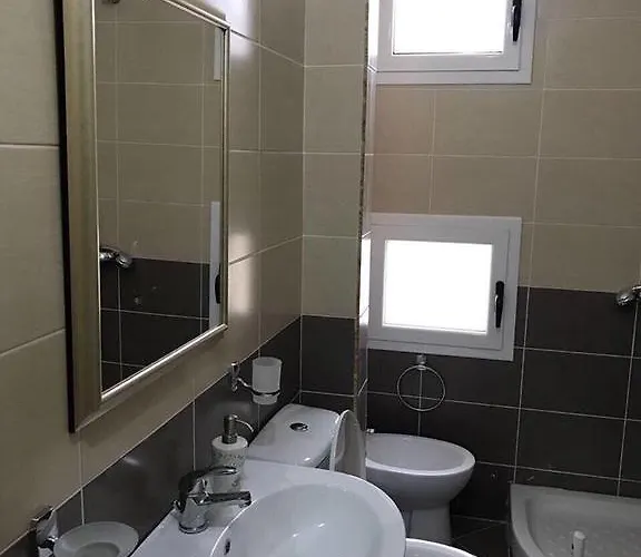 Radhima Apartment-tirana 公寓 *