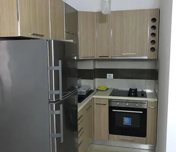 公寓 Radhima Apartment-tirana *
